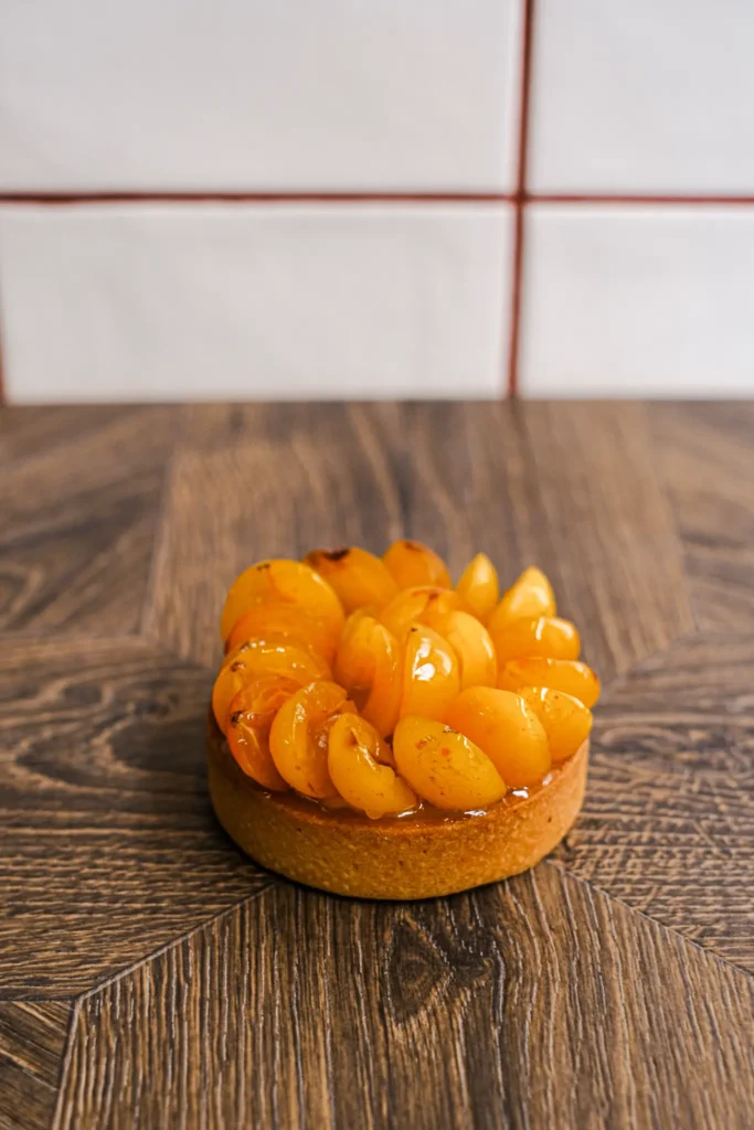 Tarte aux mirabelles fraîches et dorées, pâtisserie artisanale du Lab 121 Bordeaux.